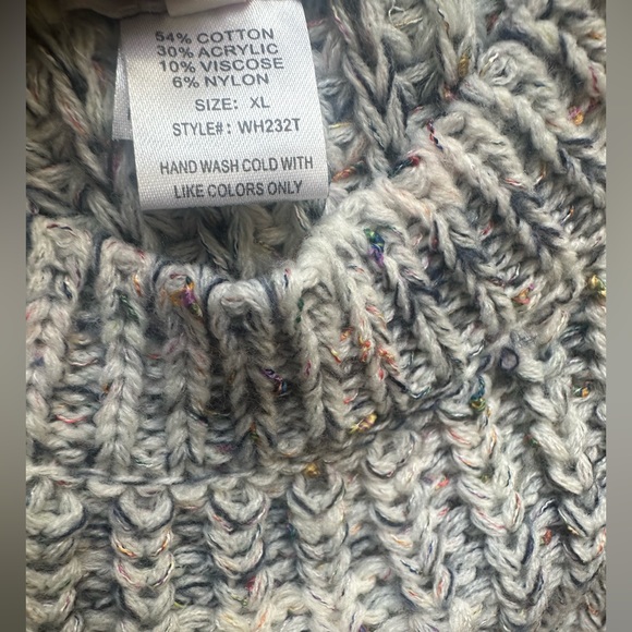 GIRL’S/KIDS WOVEN HEART LONG SLEEVE KNITTED SWEATER / SIZE XL - Picture 5 of 7